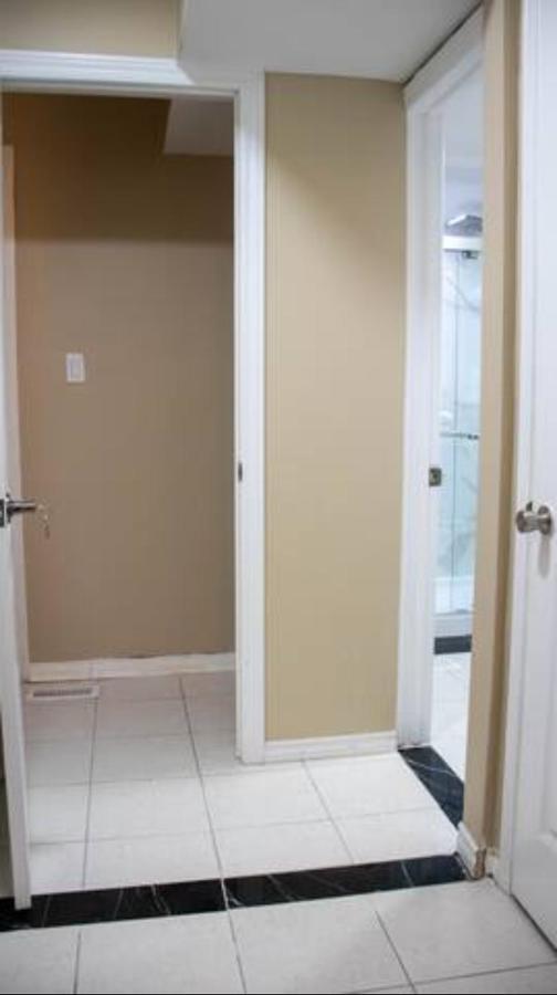 Riz Khan Peaceful Mississauga Home Exteriör bild