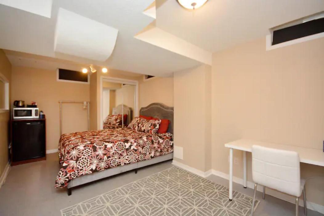 Riz Khan Peaceful Mississauga Home Exteriör bild